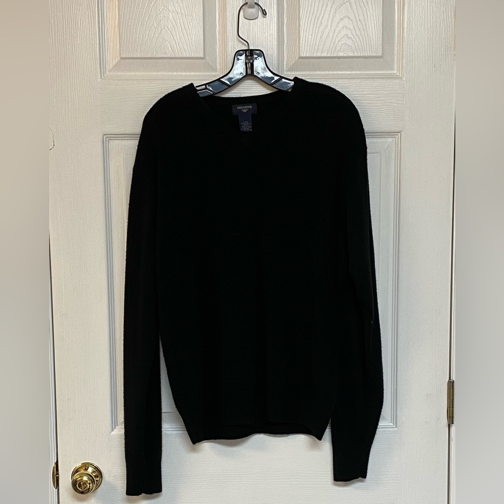 Men’s black Docker sweater size large